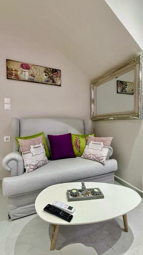 Aggelos Rooms 3 Bed and Breakfast in Volos