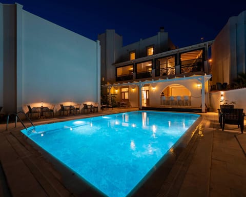 Property building, Swimming pool