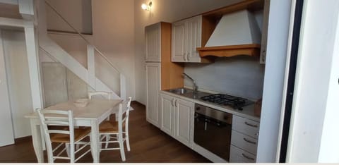 Property building, Kitchen or kitchenette, Living room