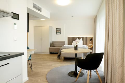 Bed, Photo of the whole room, Seating area, Bedroom