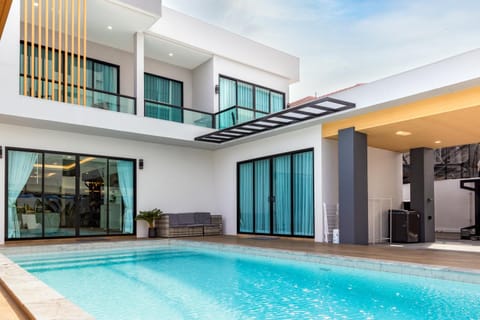 Property building, Pool view, Swimming pool