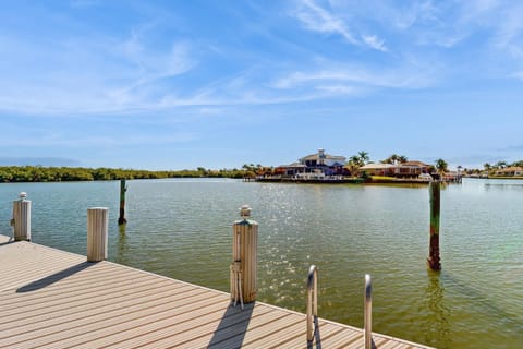 Dock Holiday House in Marco Island