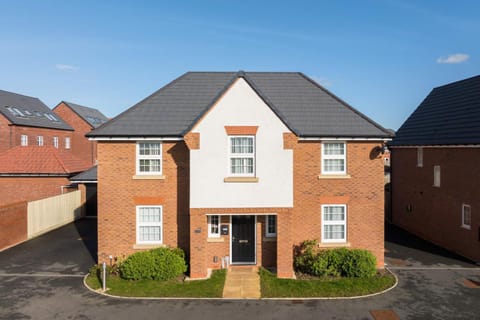 4 Bed Business Stay in Warwick Office & Garden House in Warwick