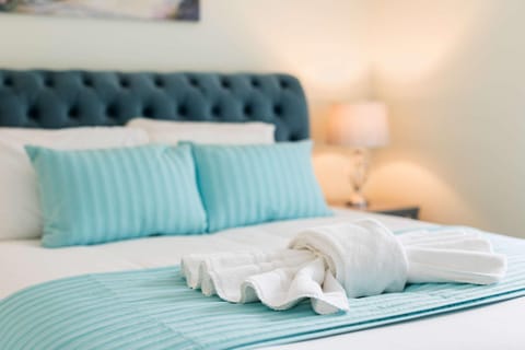 4 Bed Business Stay in Warwick Office & Garden House in Warwick