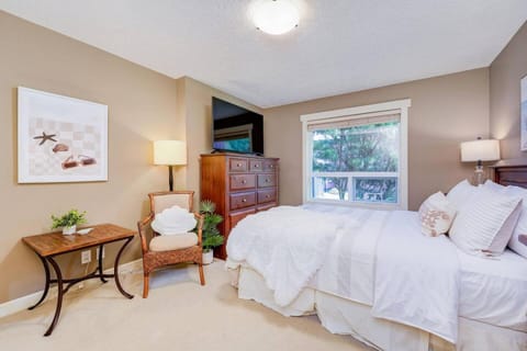 Sooke Ocean Oasis - Boutique Waterfront Rental House in Vancouver Island