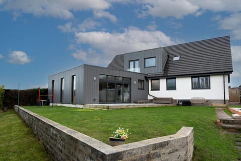 Property building, Day, Garden