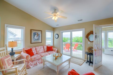 NTB215 Peachy Pinella House in North Topsail Beach