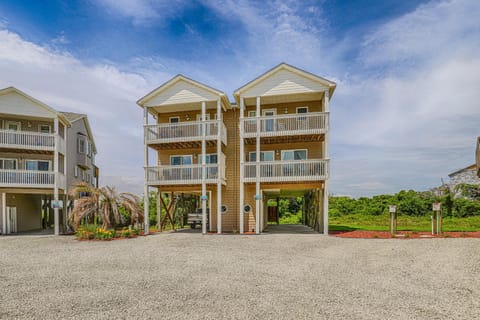 NTB215DUP Pinellas Pair House in North Topsail Beach