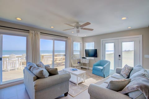 NTB200 Seaside House House in North Topsail Beach