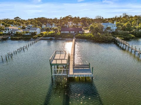 Hooked on the River House in Edgewater