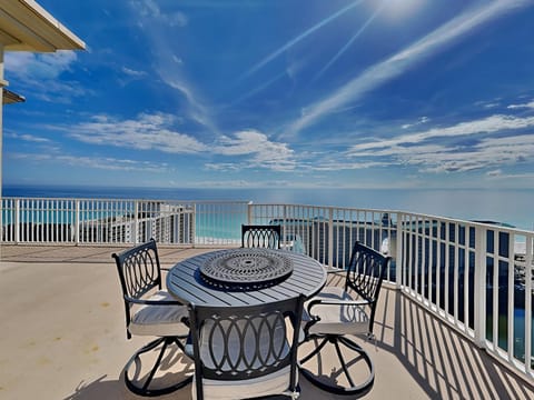 Balcony/Terrace, Seating area, Dining area, Sea view