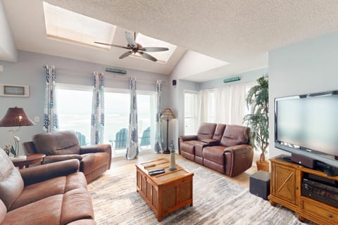 NTB2362 Lucky Shores House in North Topsail Beach