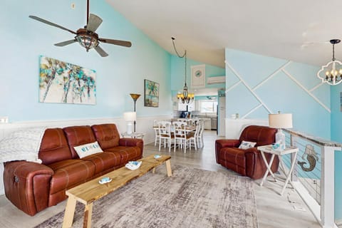 NTB2346 Tipsy Turtle North House in North Topsail Beach