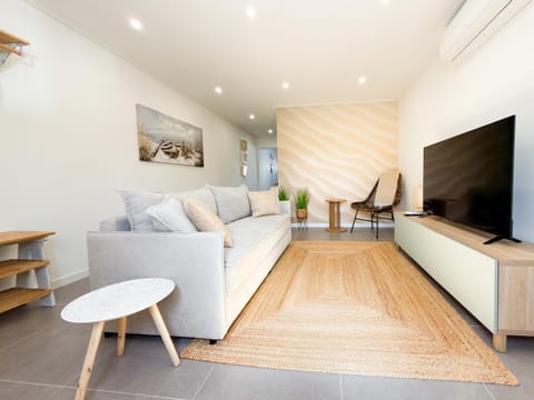 TV and multimedia, Living room, air conditioner