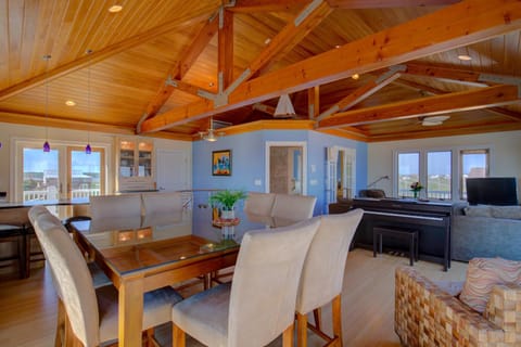 NTB2780 Oceanfront Acropolis House in North Topsail Beach