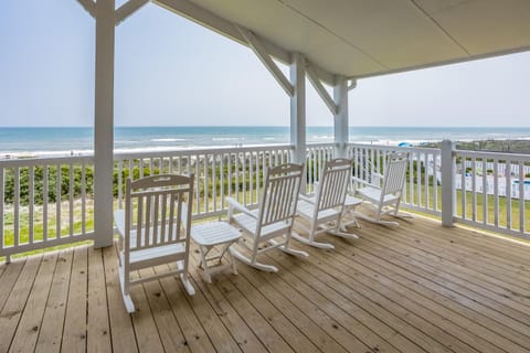 NTB3592 Beachfront Bliss House in North Topsail Beach