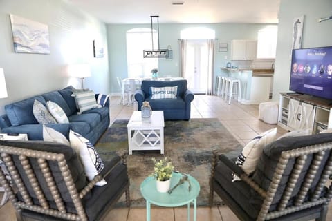 Steps to Pvt beach , Beach ramp, 2 pools, Sleeps 18 - Lazy Marlin House in Miramar Beach