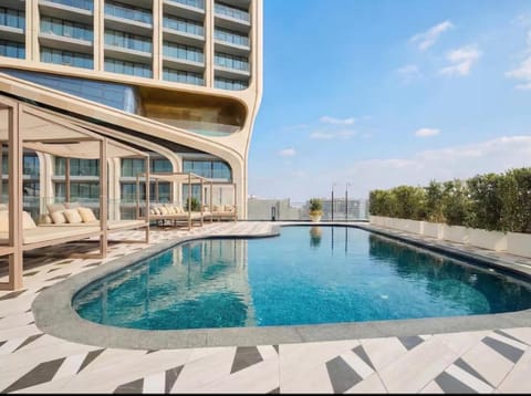 Exclusive 2 bd apt in Mercury Suites - Pool Access Apartment in Saint Julians