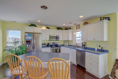 NTB3759 Surf and Sound House in North Topsail Beach