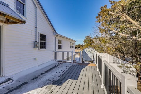Walk to Broadkill Beach Sleek Family Home with Deck House in Broadkill Beach