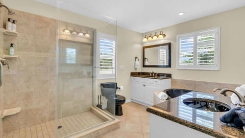 Dockside Paradise - Waterfront, Boat Dock, Swimming Pool and Spa House in Palmetto