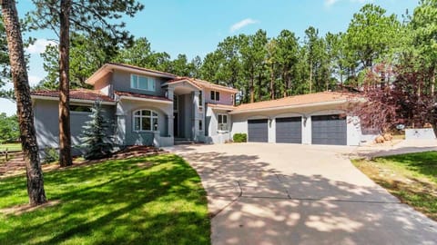 Luxury Golf Estate - 7 Ensuite Suites - Steam Spa - Theatre Villa in Monument