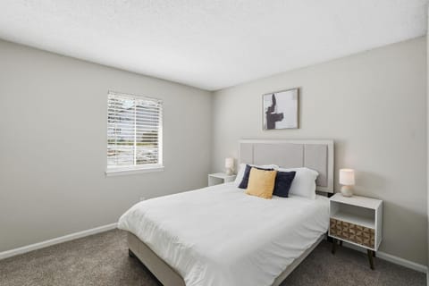 Comfort & Convenience in Stone Mountain Apartment in Tucker