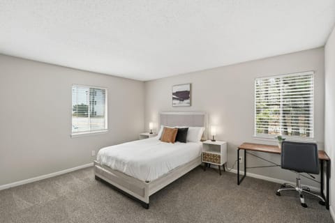 Comfort & Convenience in Stone Mountain Apartment in Tucker