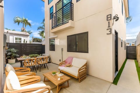 PB New Build - Steps to Sand & Surf House in Pacific Beach