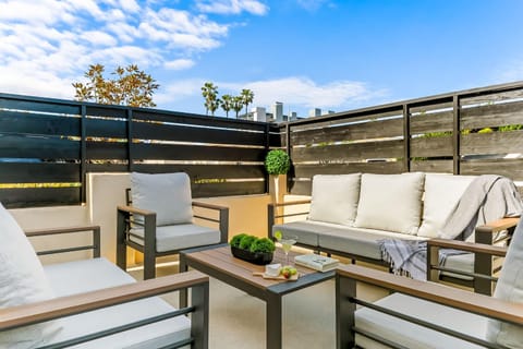 PB NEW BUILD l A Block from SAND House in Pacific Beach