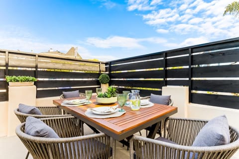 PB NEW BUILD l A Block from SAND House in Pacific Beach