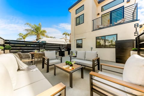 PB NEW BUILD l A Block from SAND House in Pacific Beach