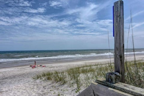 NTB82O5 5th Ave Adventure House in North Topsail Beach