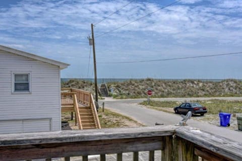NTB82O5 5th Ave Adventure House in North Topsail Beach