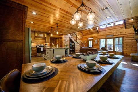 The Gathering Pines House in Broken Bow