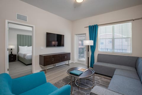 Day, TV and multimedia, Living room, Bedroom, furniture