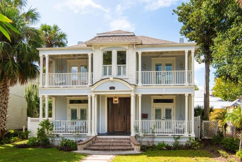 The Fitzgerald Mansion l Luxury l Pool & Spa House in Saint Augustine