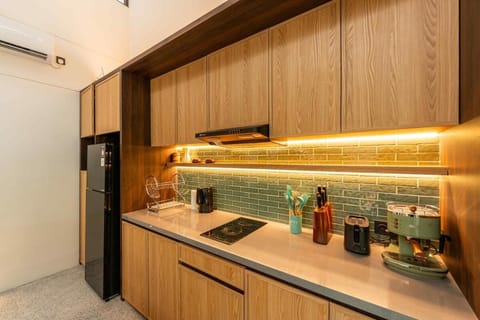 Pasisi 15 - 4BR Modern Gem with Private Pool, Canggu Villa in North Kuta