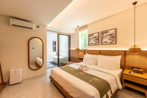 Pasisi 15 - 4BR Modern Gem with Private Pool, Canggu Villa in North Kuta