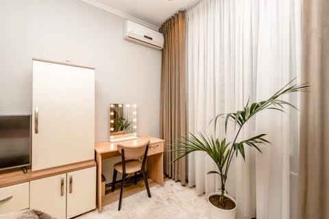 TV and multimedia, air conditioner