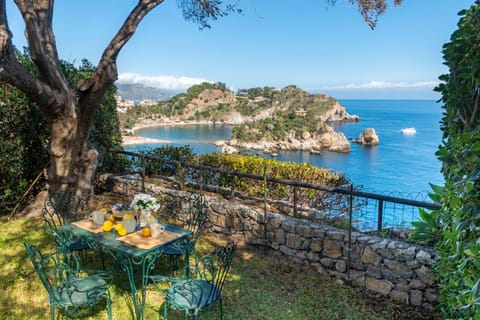 Nearby landmark, Spring, Day, Natural landscape, View (from property/room), Balcony/Terrace, Dining area, Mountain view, Sea view