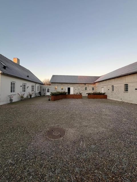 Property building, Patio, Day