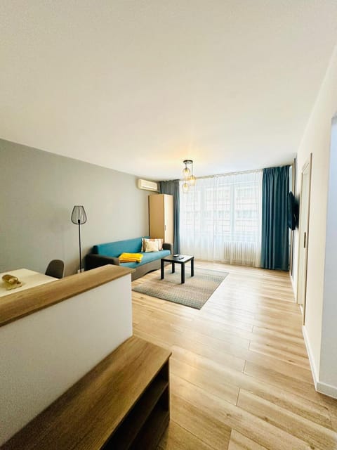 Living room, internet
