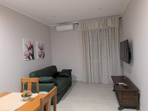 TV and multimedia, Living room, heating, air conditioner