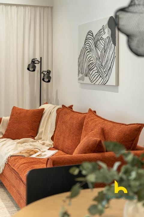 Sunlit Balcony Family APT Whirpool & Netflix Apartment in Kallithea