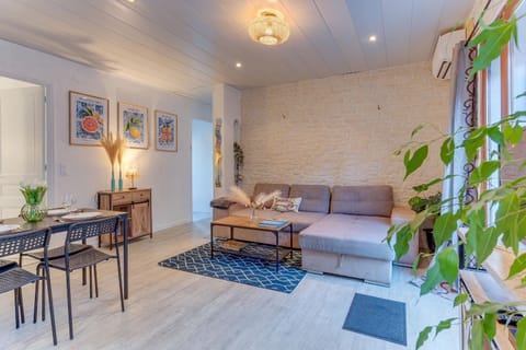 Living room, Dining area, air conditioner