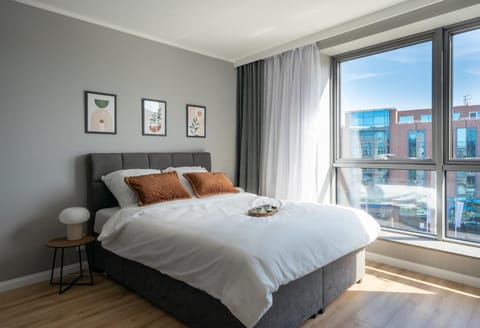 Bed, View (from property/room), Bedroom