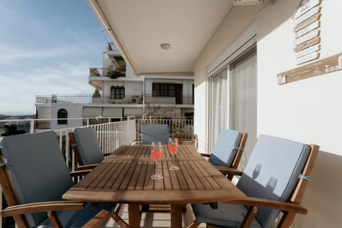 Τerpsichoris Sea View Apartment Apartment in Vouliagmeni