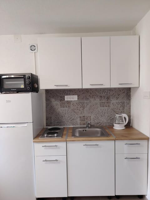 Studio BIANCA Apartment in Dobrota