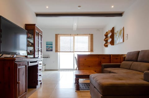 TV and multimedia, Balcony/Terrace, Living room, Seating area